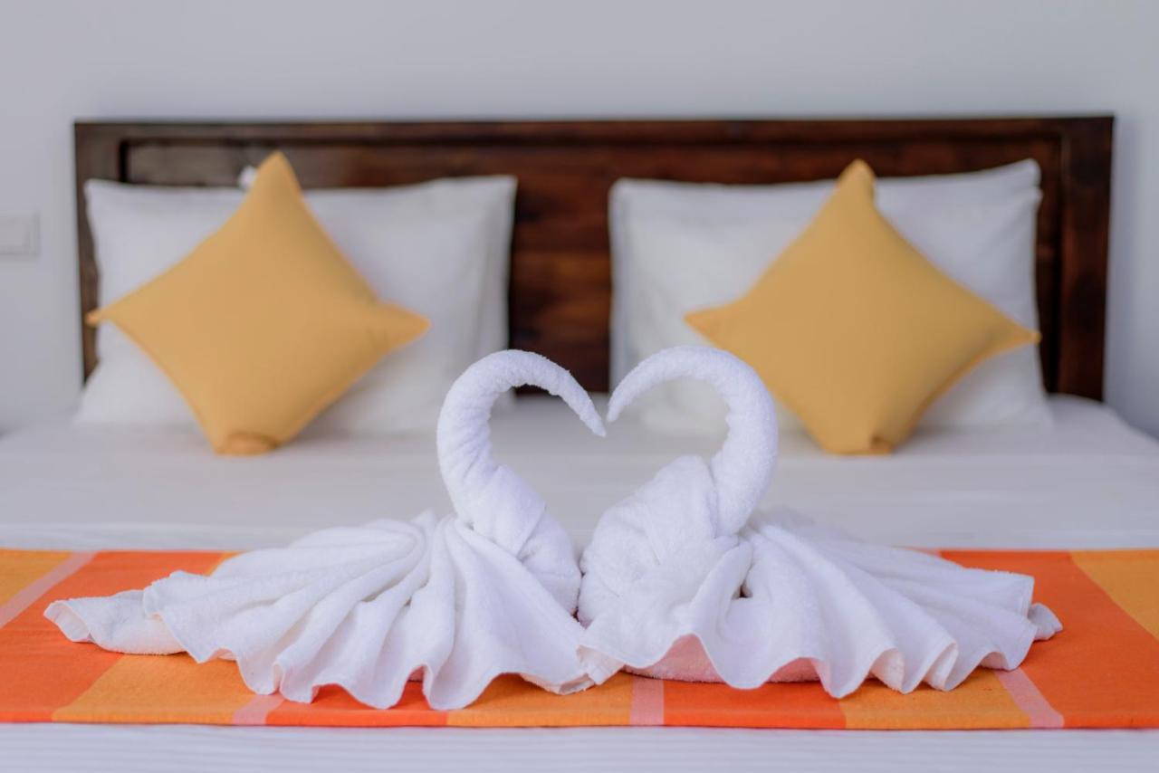 Scenery River Star Hotel Хикадува Екстериор снимка