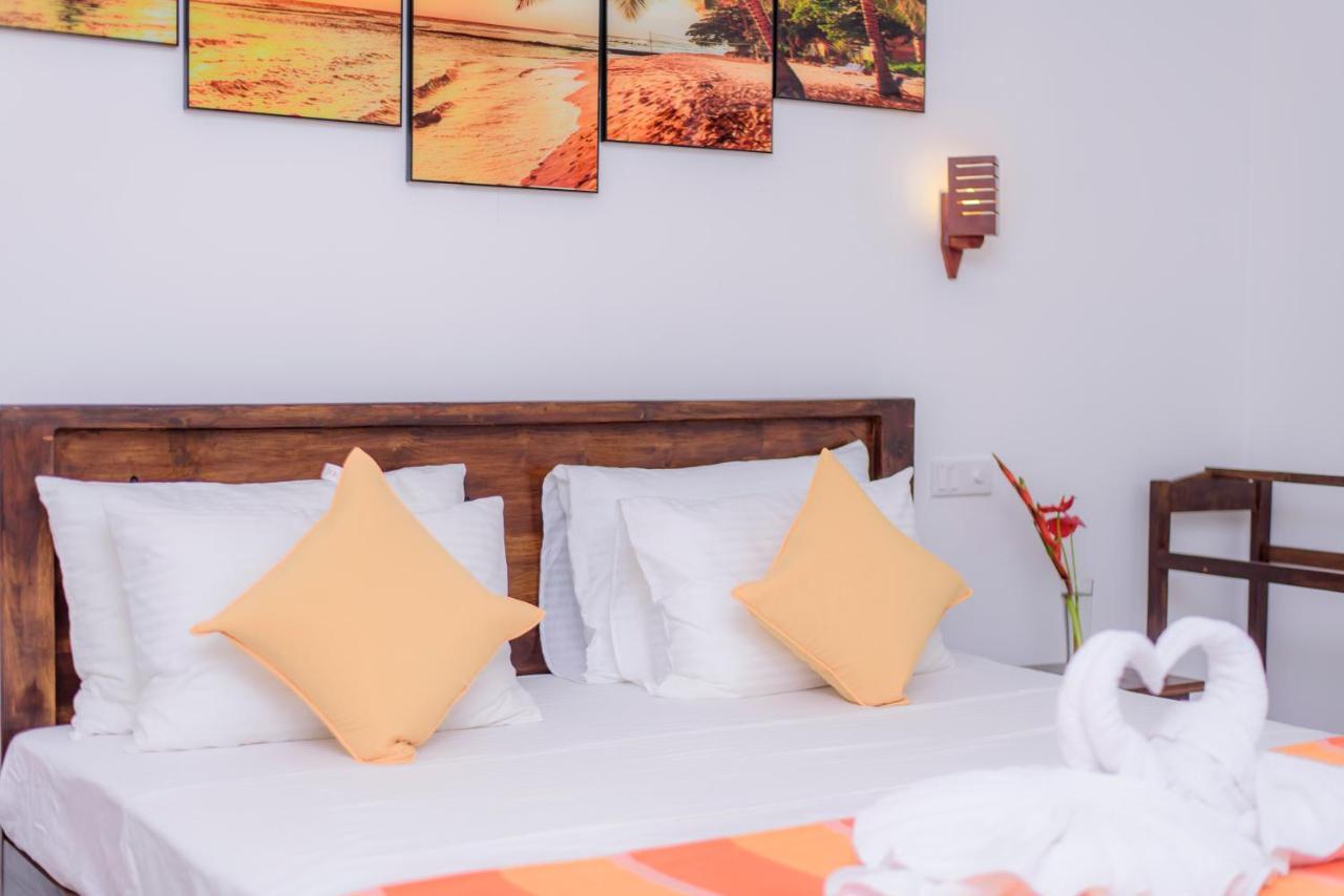 Scenery River Star Hotel Хикадува Екстериор снимка