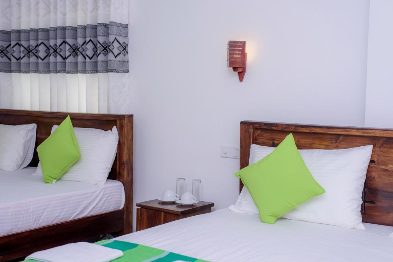 Scenery River Star Hotel Хикадува Екстериор снимка