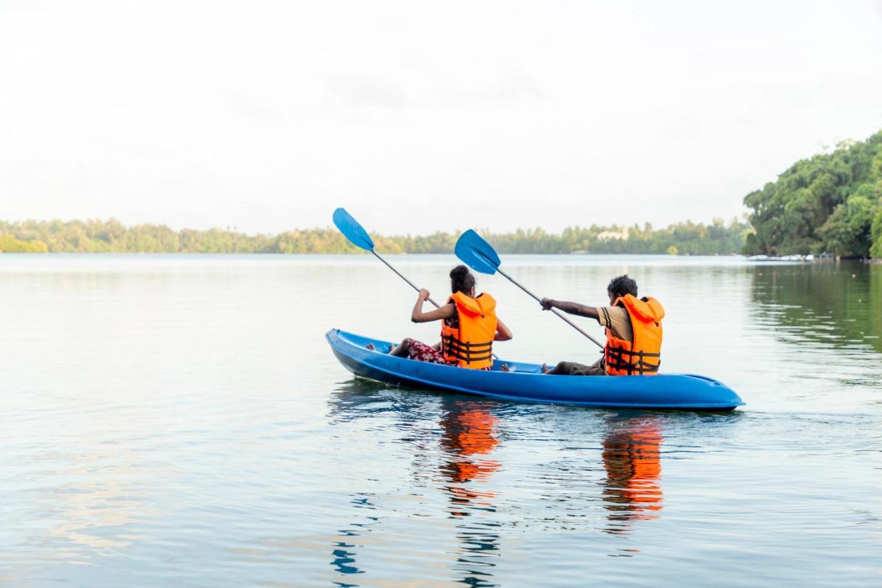 Scenery River Star Hotel Хикадува Екстериор снимка