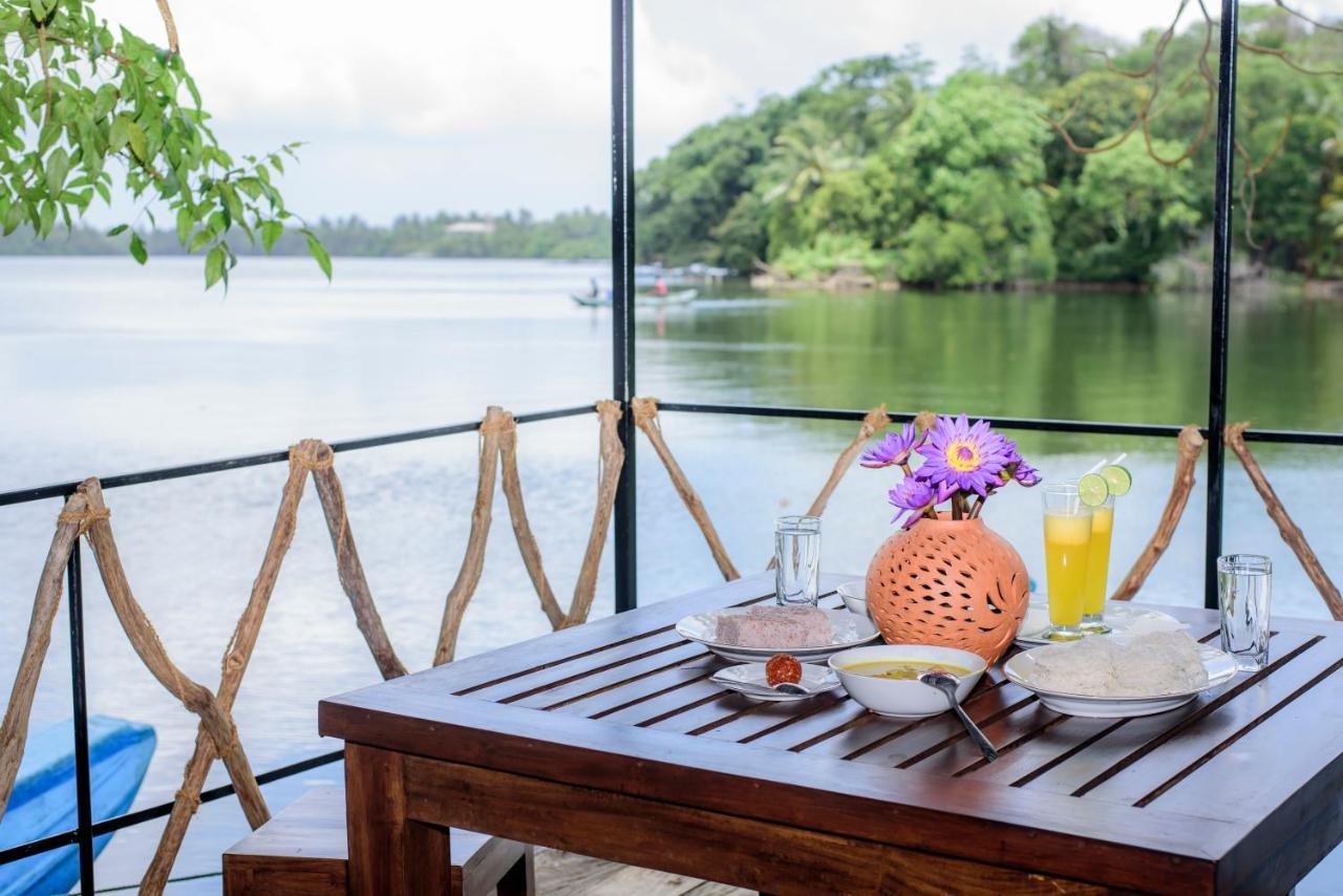 Scenery River Star Hotel Хикадува Екстериор снимка