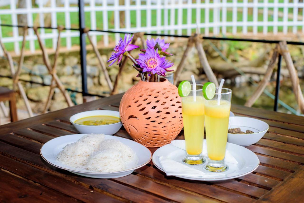 Scenery River Star Hotel Хикадува Екстериор снимка