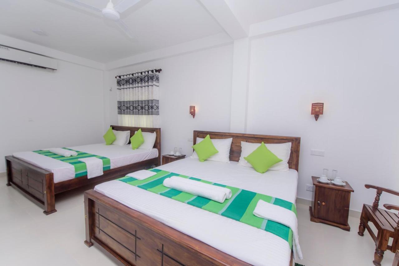 Scenery River Star Hotel Хикадува Екстериор снимка